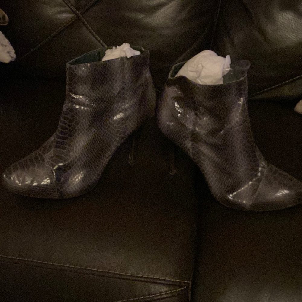 Gray & Black Snakeskin print leather Shoe Booties